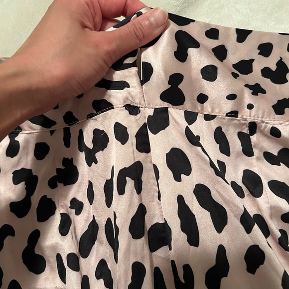 Showpo leopard skirt - Picture 4 of 7